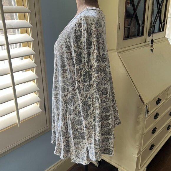 Magnolia Pearl Dylan block print tee - Picture 5 of 5